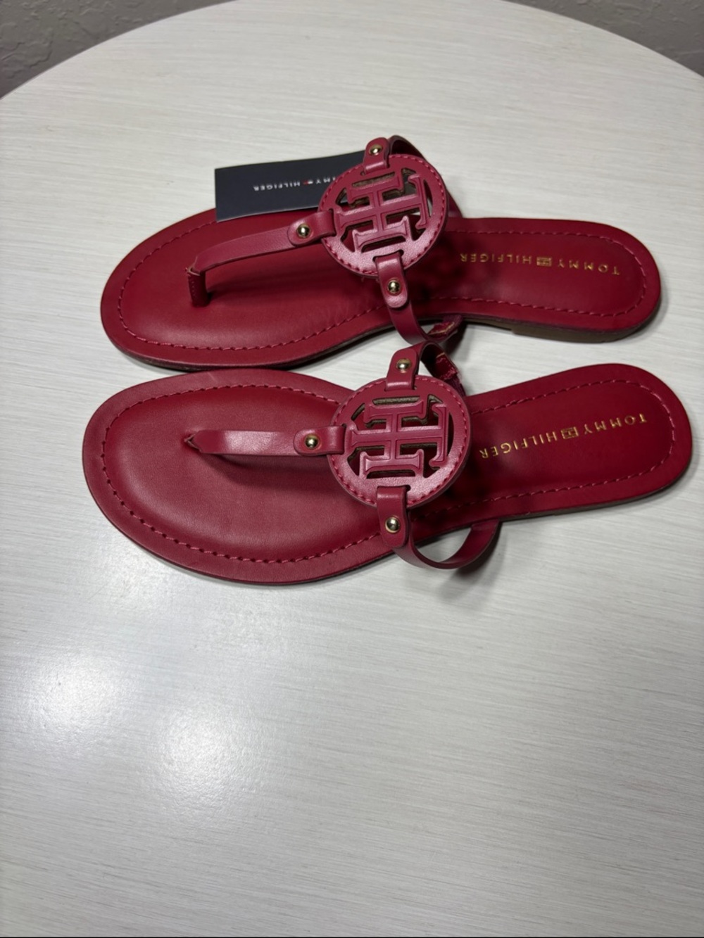 Tommy Hilfiger Red Litzy Flat Sandals - Logo T-Strap Thong Size 7 NWT (No Box) - Picture 2 of 5
